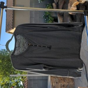 Gray boxy Henley top sz L -- In Loom